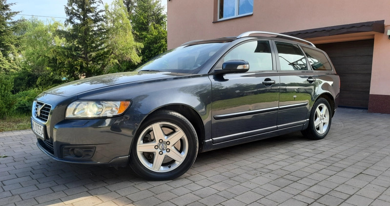 Volvo V50 cena 15500 przebieg: 236000, rok produkcji 2008 z Dobrzyń nad Wisłą małe 407